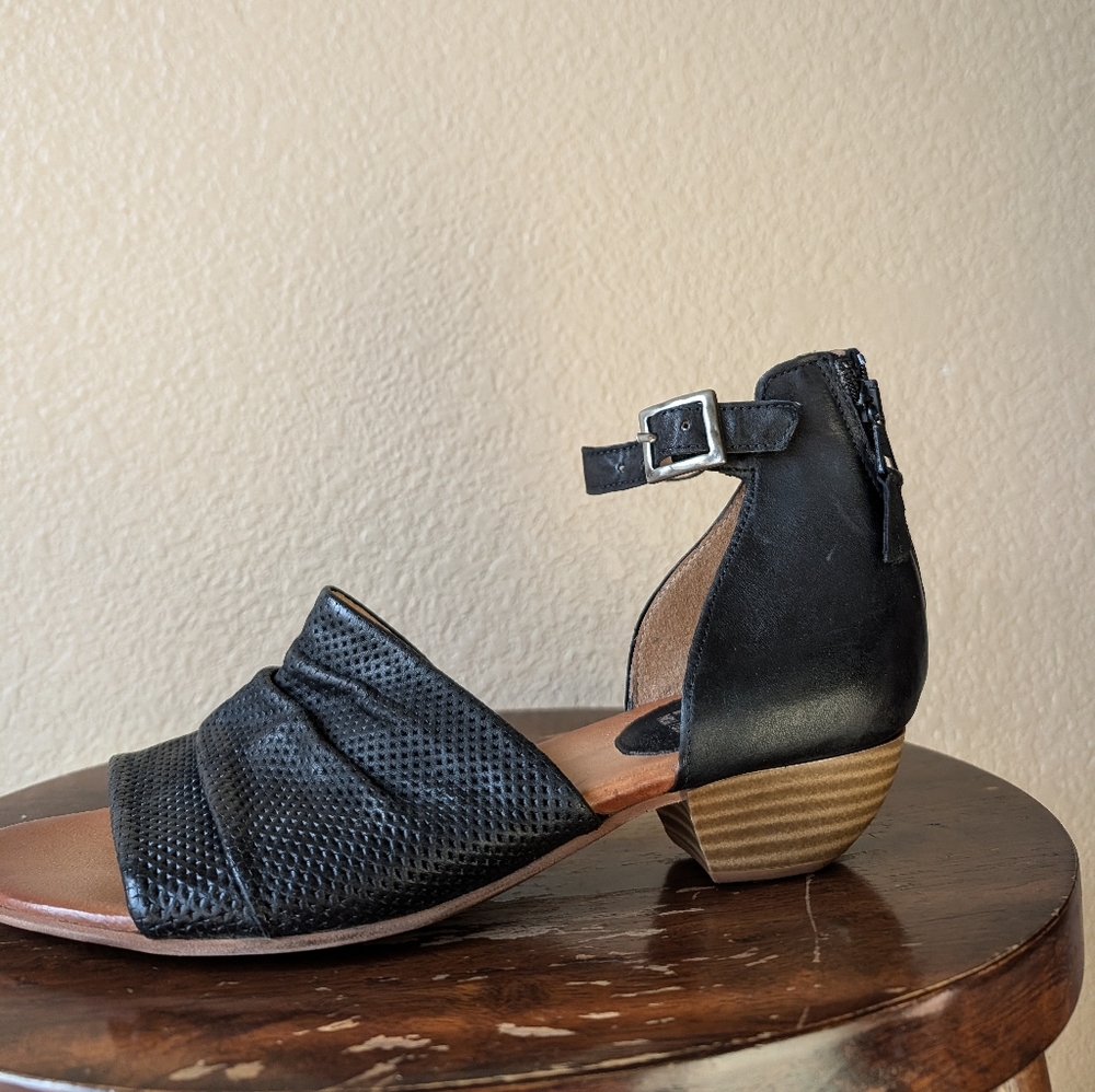 Miz Mooz Charley Leather Wide Width Heeled Sandals – Women’s US 11 (42W), Black - Picture 13 of 16